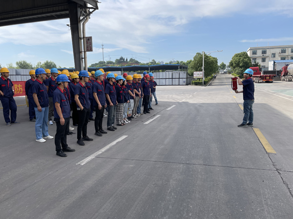 公司两家单位开展联合消防应急演练