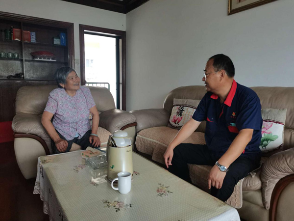 公司党委开展走访慰问