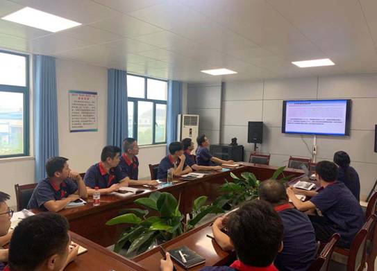 建材足球比分预测召开
年中工作会议   