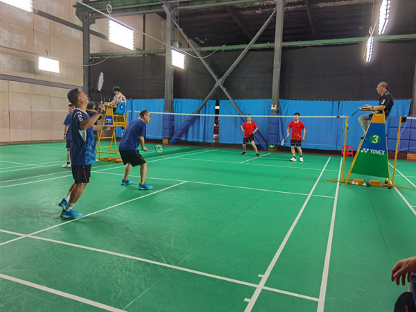 公司举办“建材杯”职工羽毛球友谊赛 公司举办“建材杯”职工羽毛球友谊赛