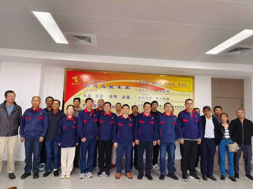 钢构足球比分预测召开
厄瓜多尔项目施工人员及家属座谈会