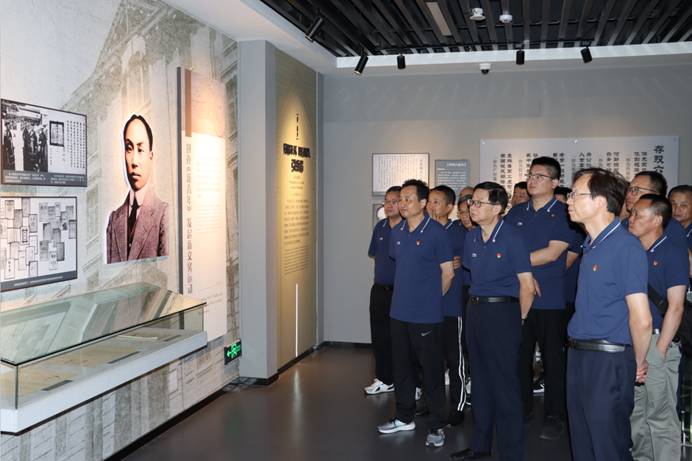 公司党委开展主题党日活动