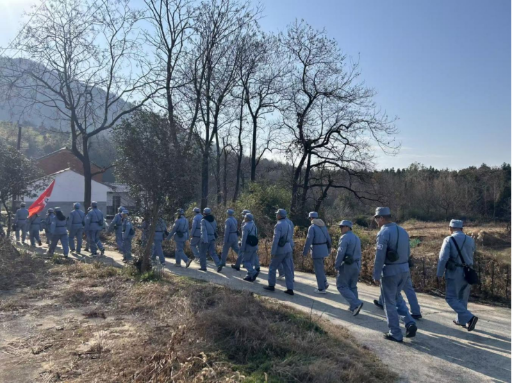 党群党支部等联合开展主题党日活动